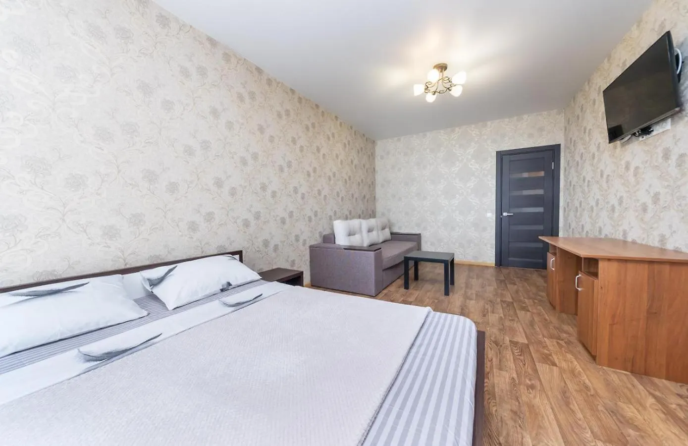 Apartment On Draghomanova 2A Kyiv