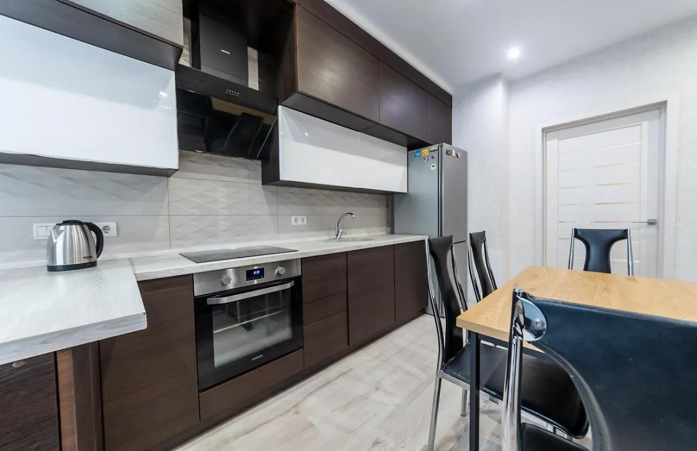 Apartment On Draghomanova 2A Kyiv