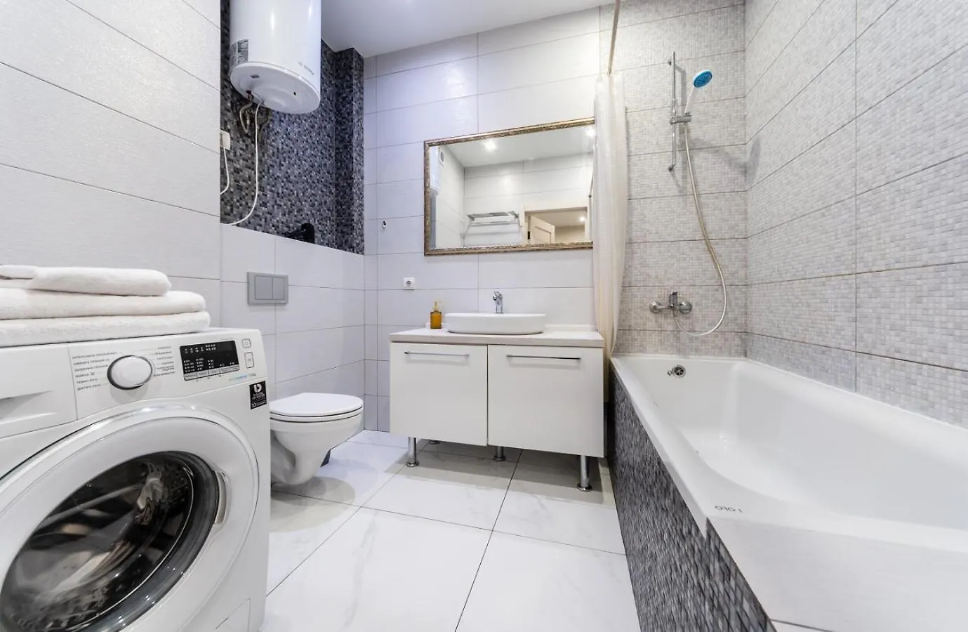 Apartment On Draghomanova 2A Kyiv Ukraine