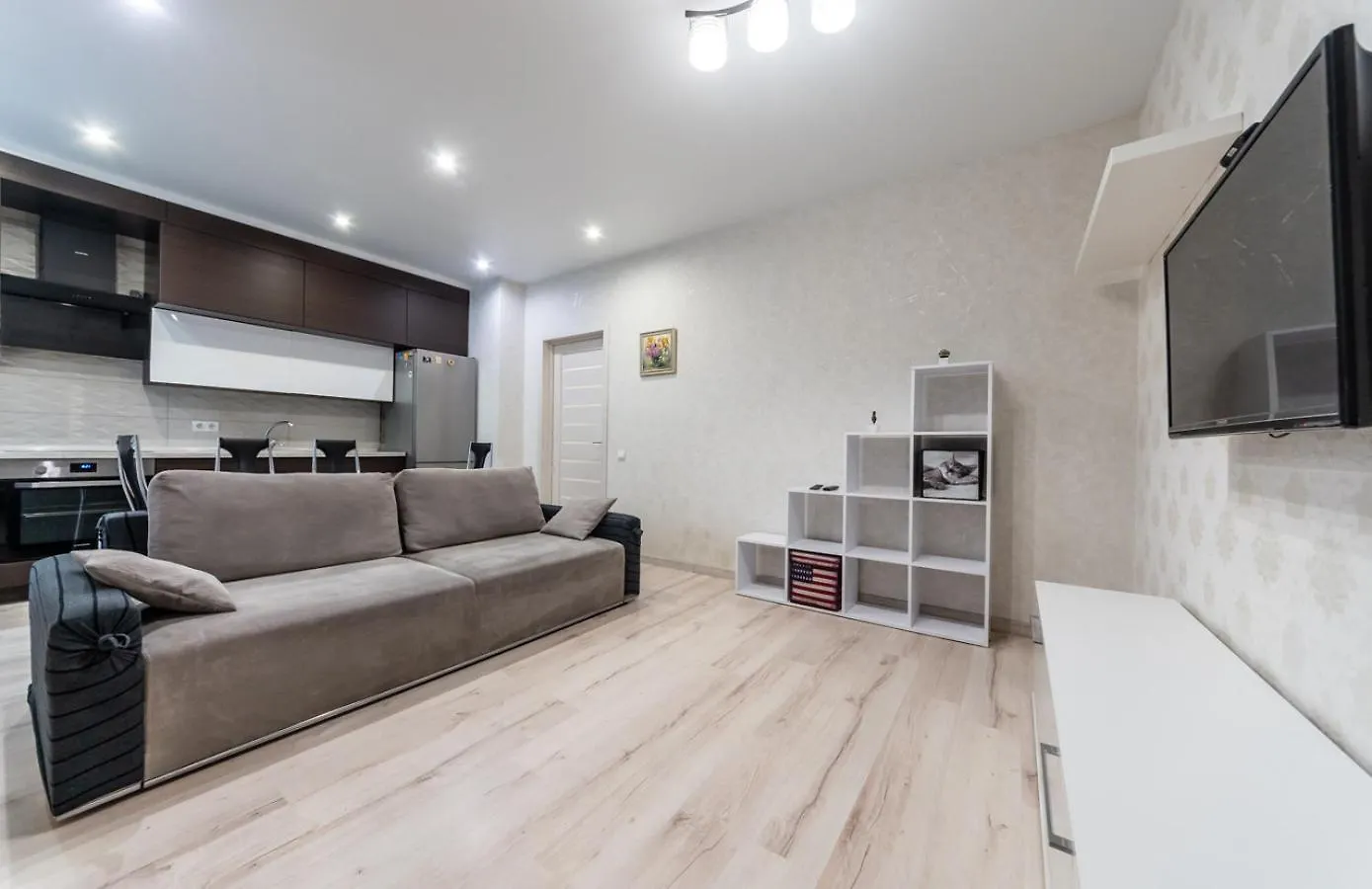 Apartment On Draghomanova 2A Kiev