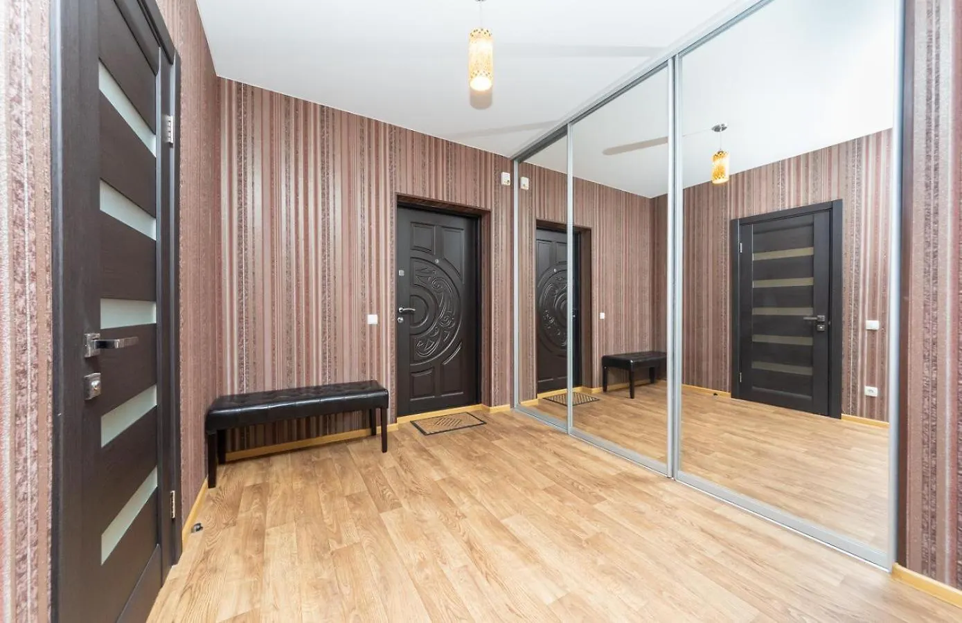 Apartment On Draghomanova 2A Киев Украина