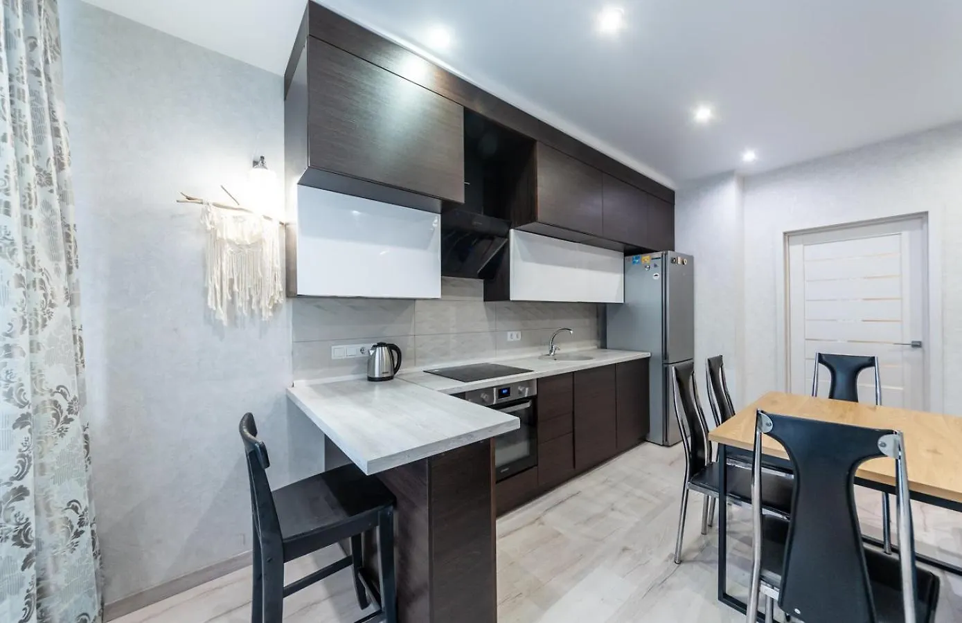 Apartment On Draghomanova 2A Киев Украина